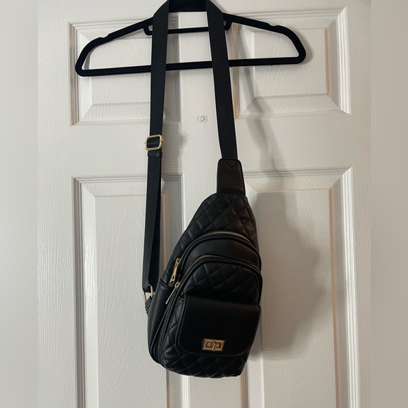 SUGU Quilted Sling Crossbody Bag - Extended Strap for plus size girlies - Picture 2 of 4